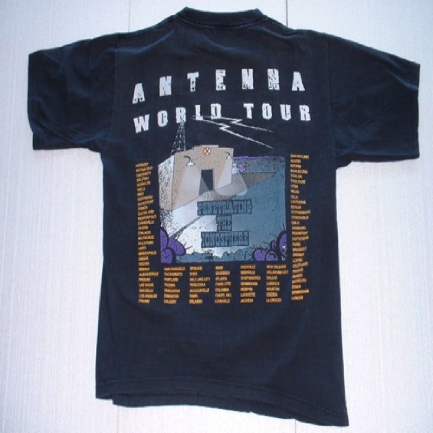 1994 ZZ_TOP_Antenna_World_tour_r.jpg